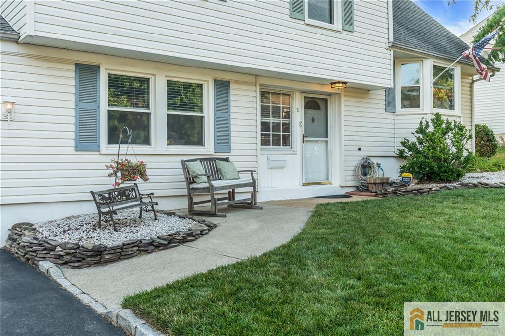 8 Smalley Road Edison, NJ 08817 - Photo 2 of 39
