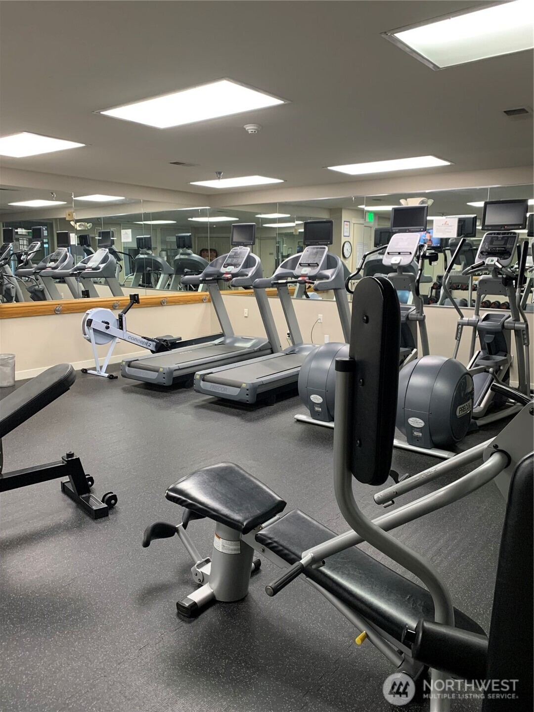 2000 Alaskan Way, Unit 342 Seattle, WA 98121 - Photo 29 of 40 a view of a room with gym equipment
