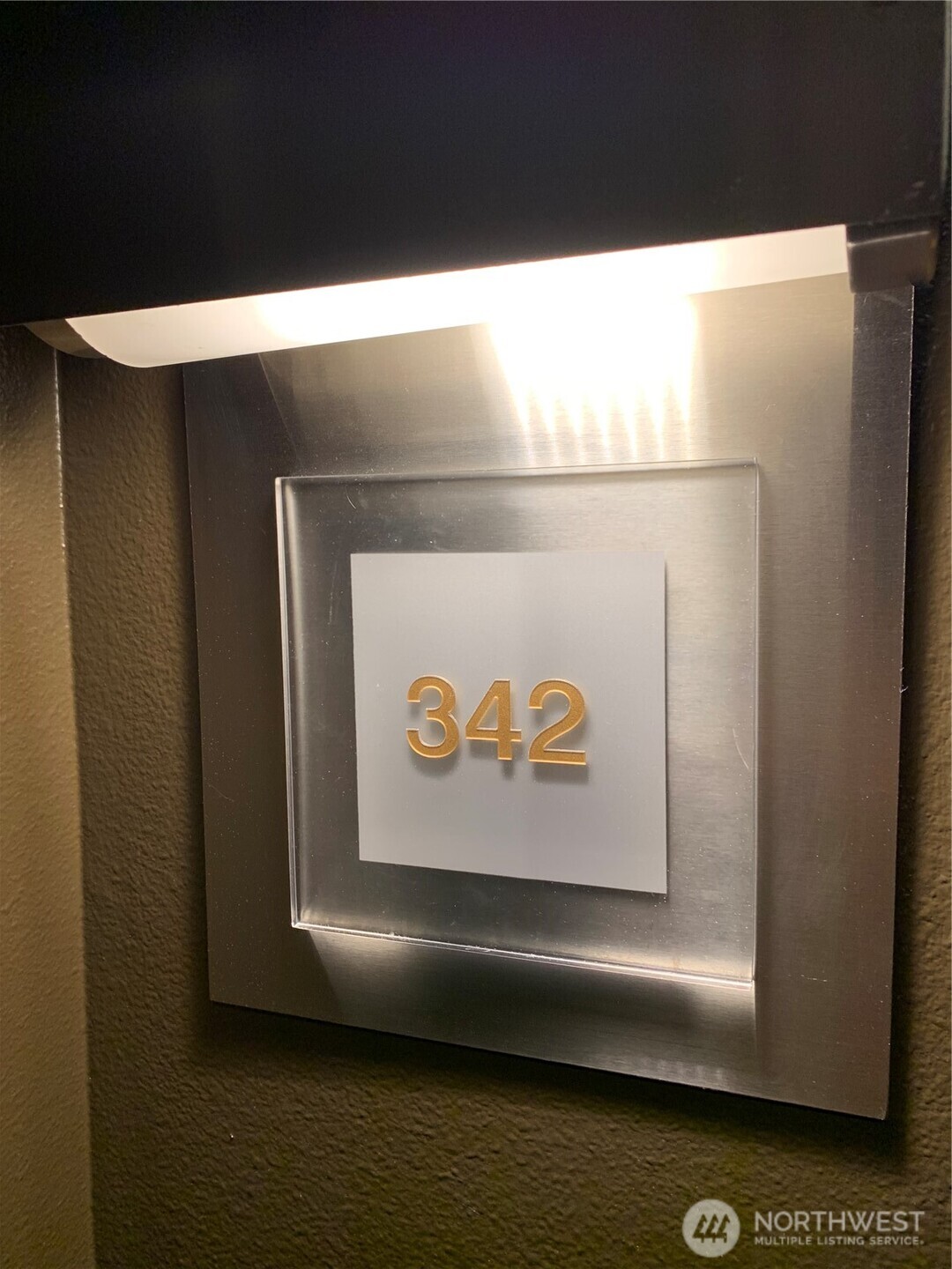 2000 Alaskan Way, Unit 342 Seattle, WA 98121 - Photo 9 of 40 a view of cupboard