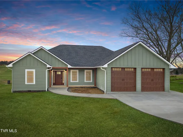 $459,900 | 100 Green Lawn Avenue, Greeneville, TN 37743