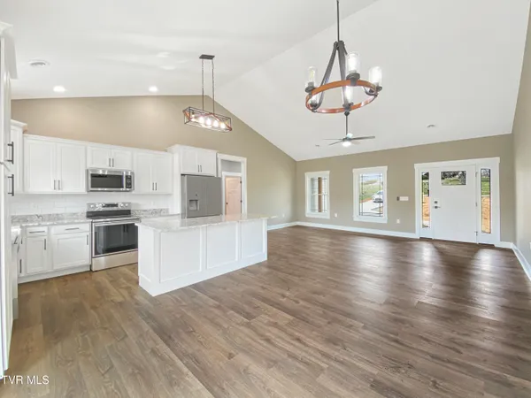 $459,900 | 100 Green Lawn Avenue, Greeneville, TN 37743