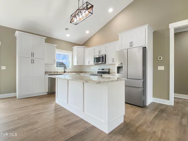 $459,900 | 100 Green Lawn Avenue, Greeneville, TN 37743