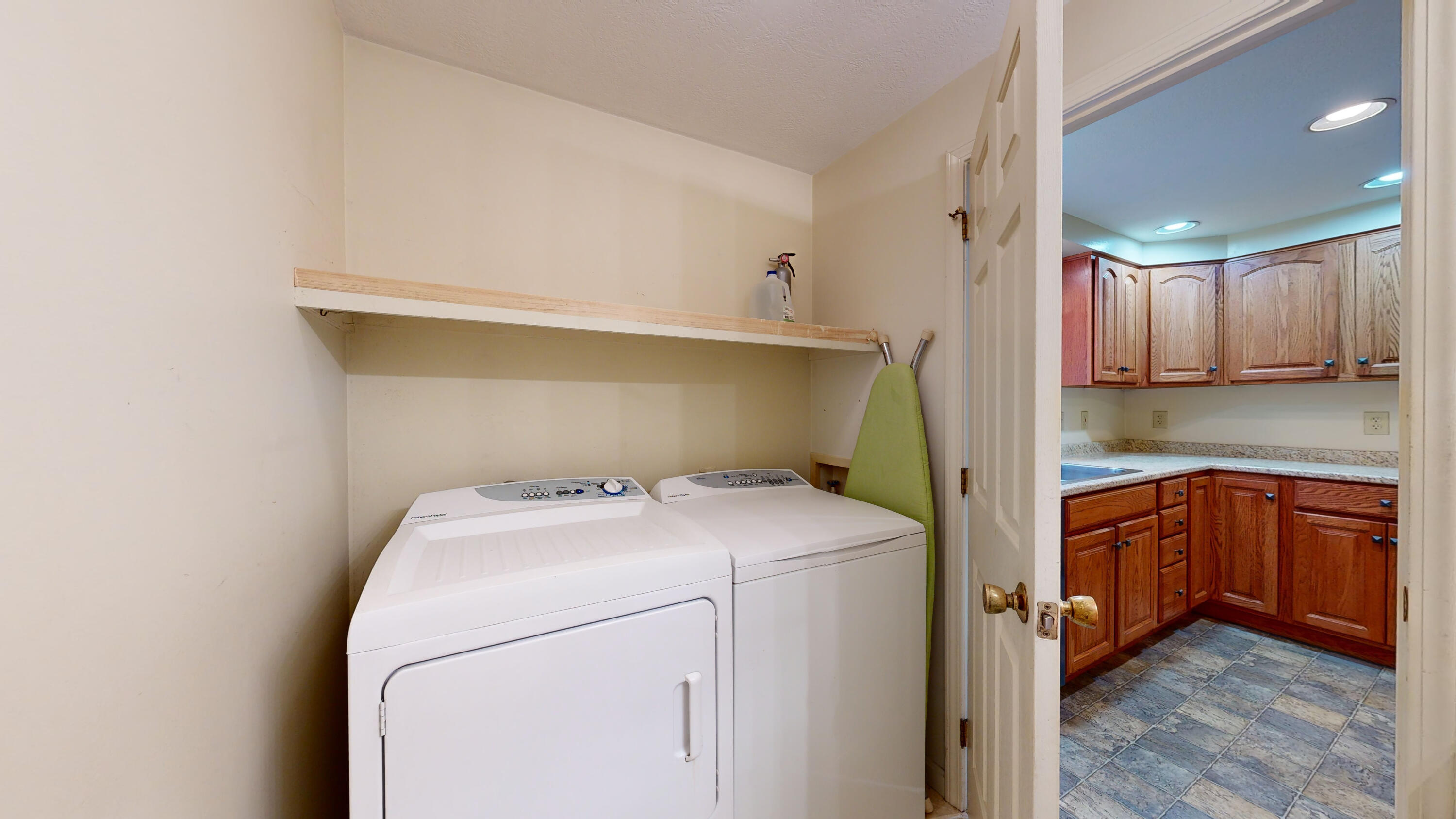 10 Garfield Street, Unit 2 Saco, ME 04072 - Photo 14 of 39 10-Garfield-St-B-Saco-ME-04072-12142023_