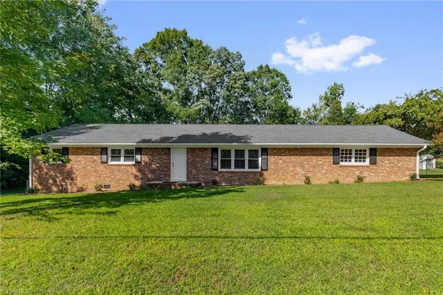 $295,000 | 200 Cedarwood Trail, High Point, NC 27265