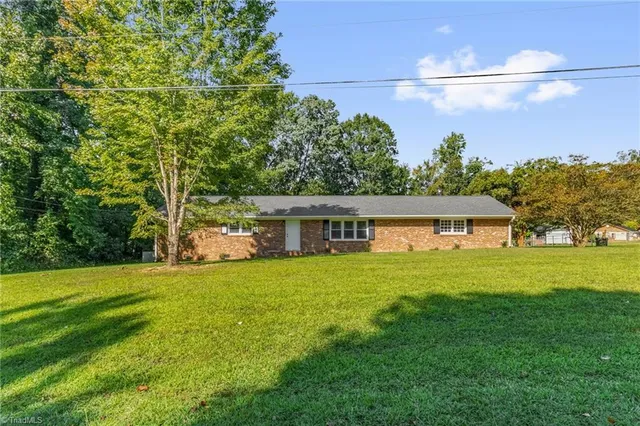 $295,000 | 200 Cedarwood Trail, High Point, NC 27265