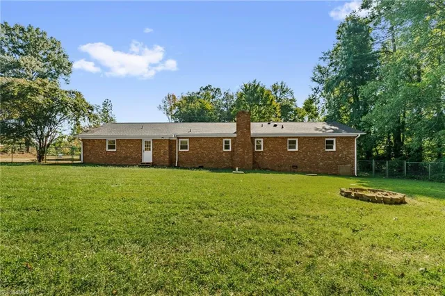 $295,000 | 200 Cedarwood Trail, High Point, NC 27265