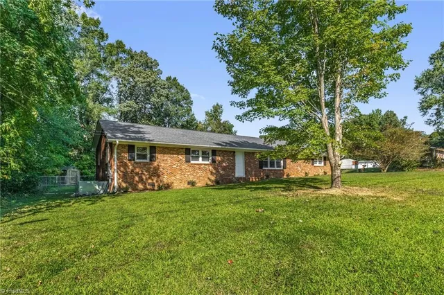 $295,000 | 200 Cedarwood Trail, High Point, NC 27265