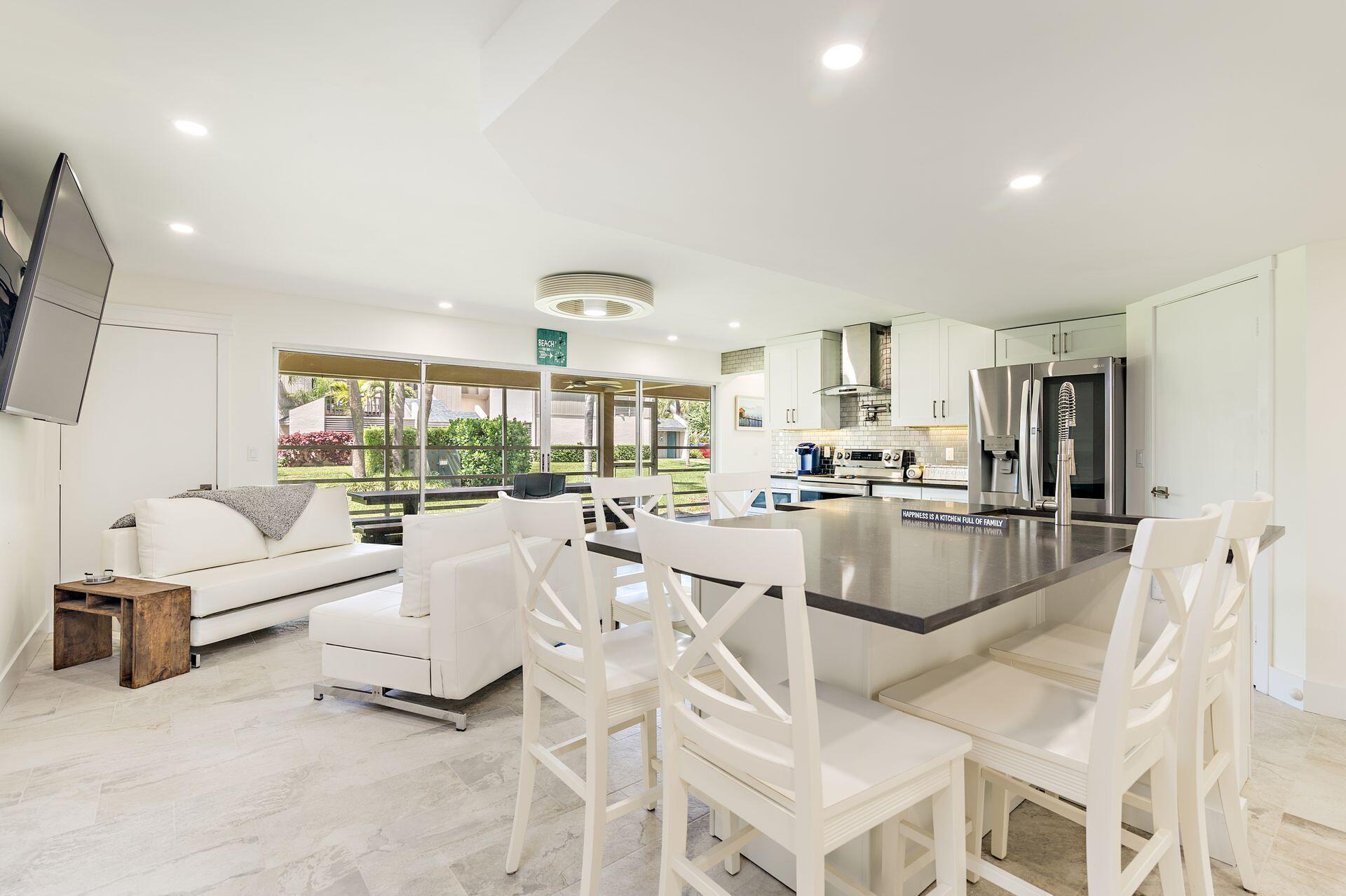 1605 Highway 1, Unit M2107 Jupiter, FL 33477 - Photo 3 of 22 dining & living