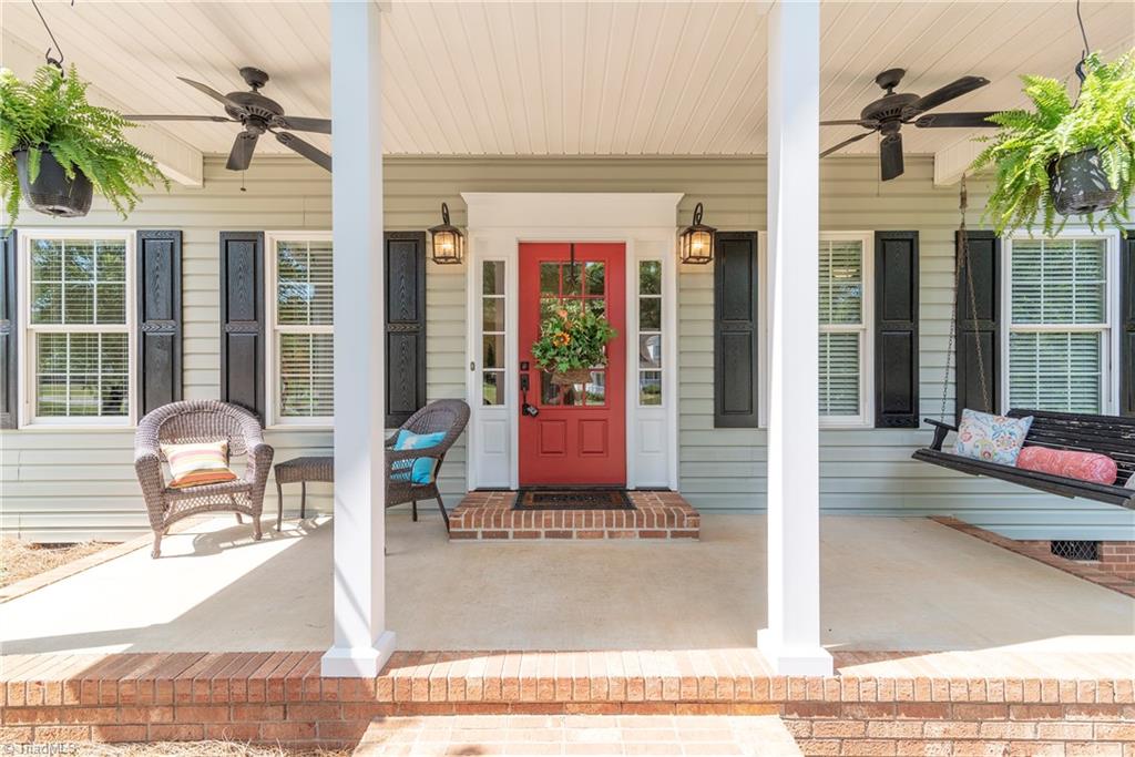 125 East Rollingmeadow Road Advance, NC 27006 - Photo 4 of 30 So inviting! Let's step inside...