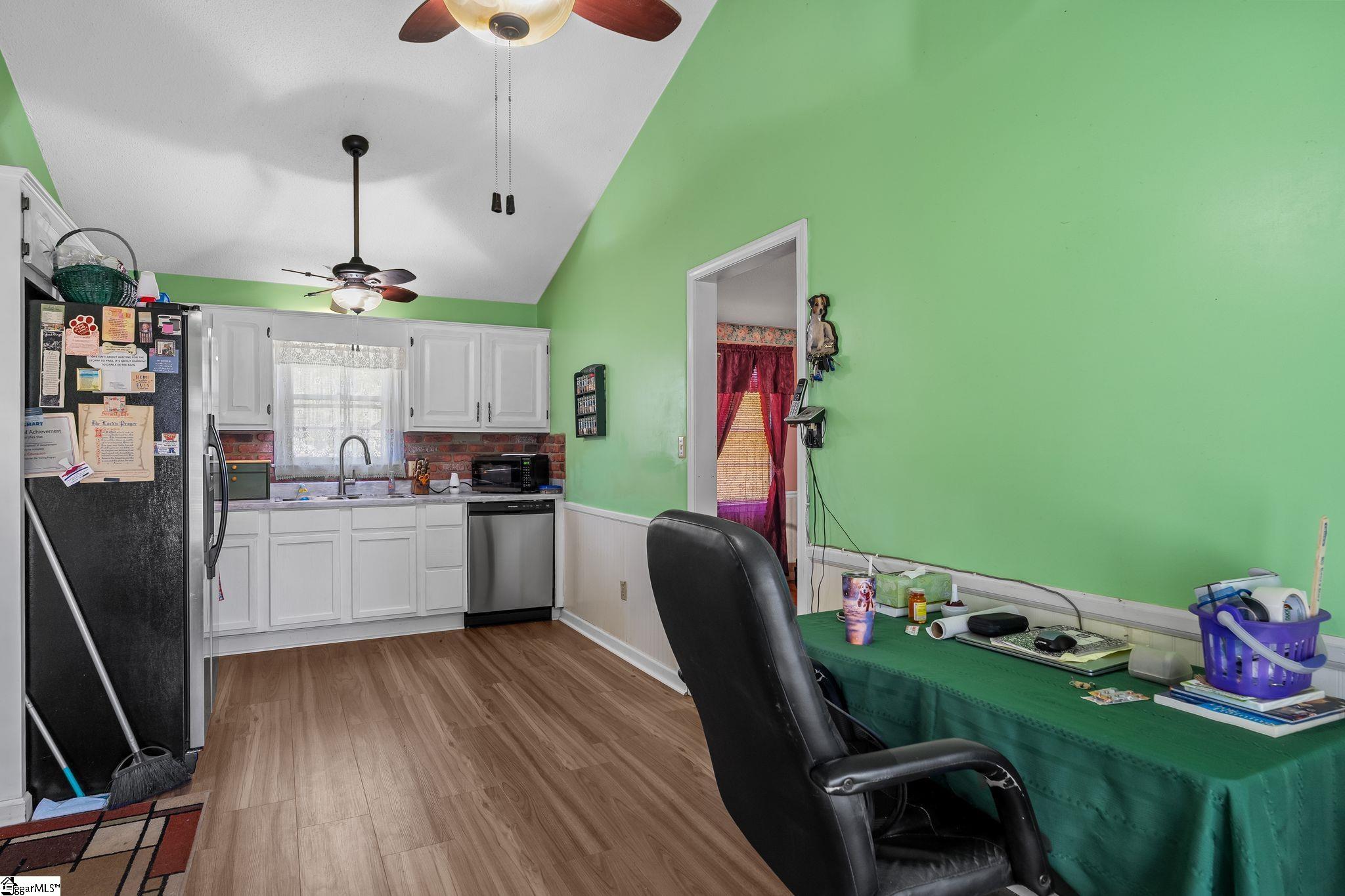 407 Rotterdam Road Easley, SC 29640 - Photo 10 of 31