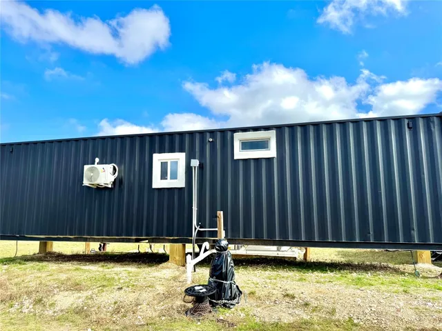 $284,700 | 1118 County Road 447, Waelder, TX 78959