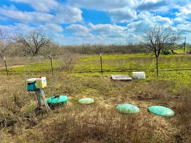 $284,700 | 1118 County Road 447, Waelder, TX 78959