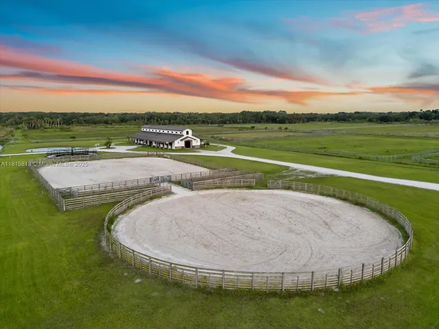 a view of a tennis court