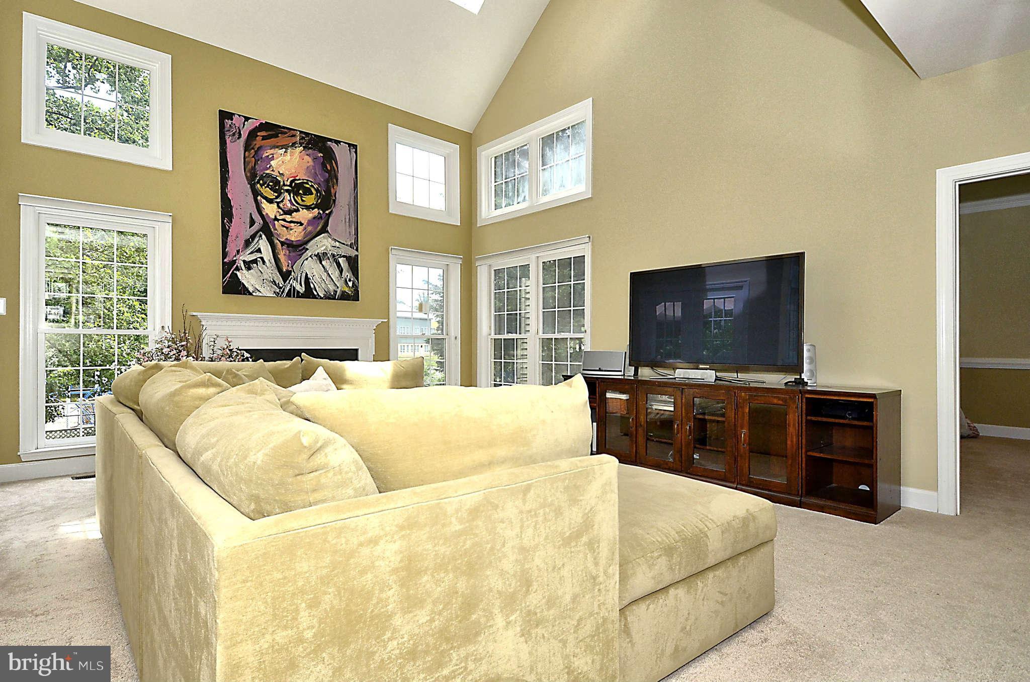 10910 Bells Ridge Drive Potomac, MD 20854 - Photo 11 of 29 Family Room