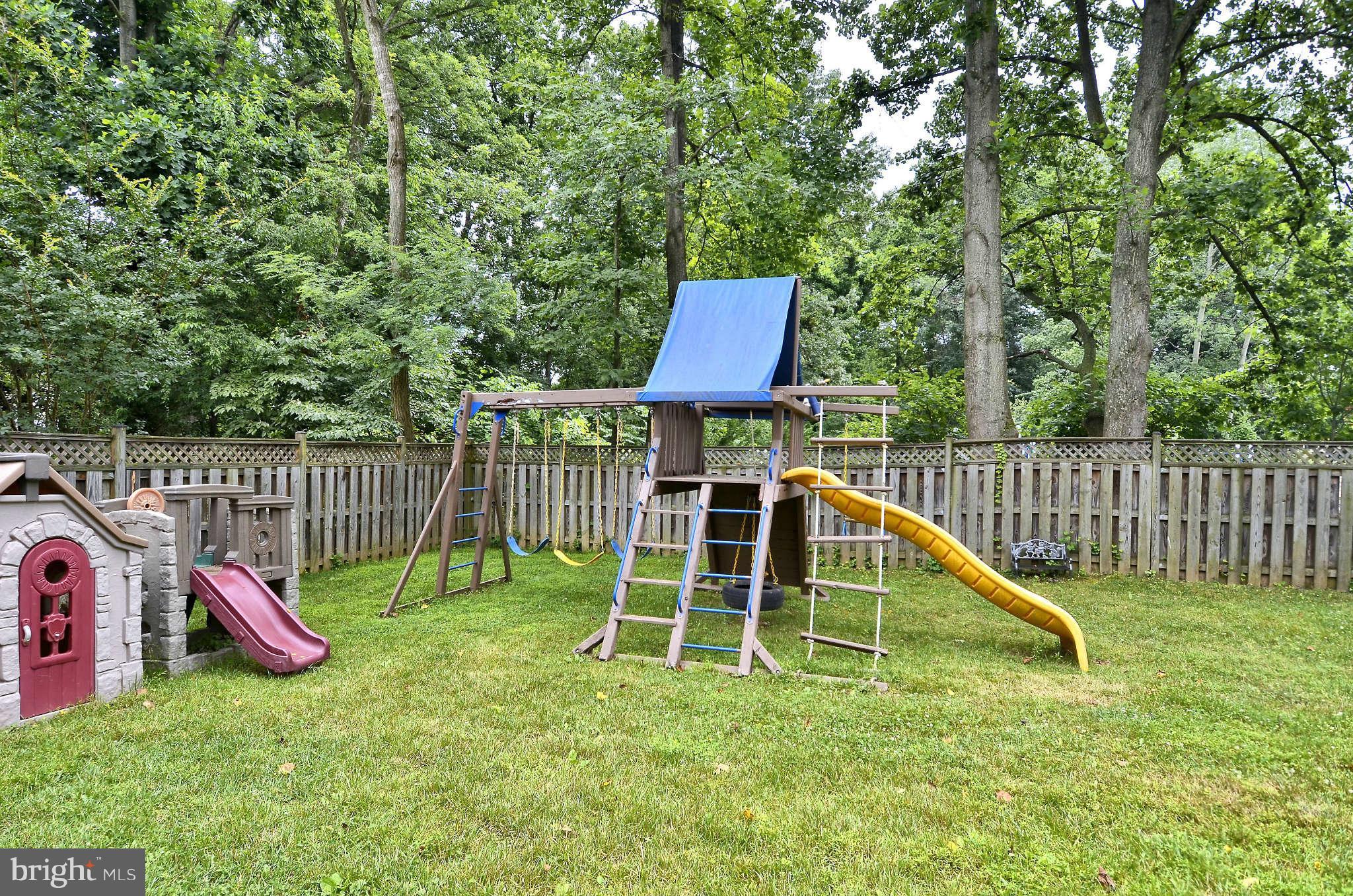 10910 Bells Ridge Drive Potomac, MD 20854 - Photo 4 of 29 Exterior Rear