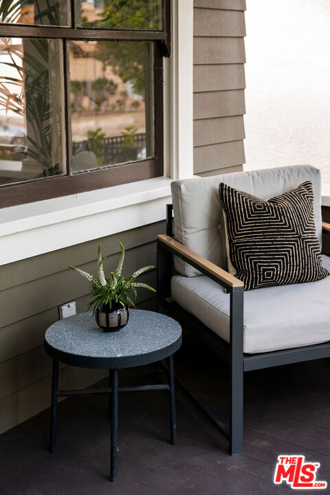 1205 Sanborn Avenue Los Angeles, CA 90029 - Photo 4 of 48 a close view of a furniture