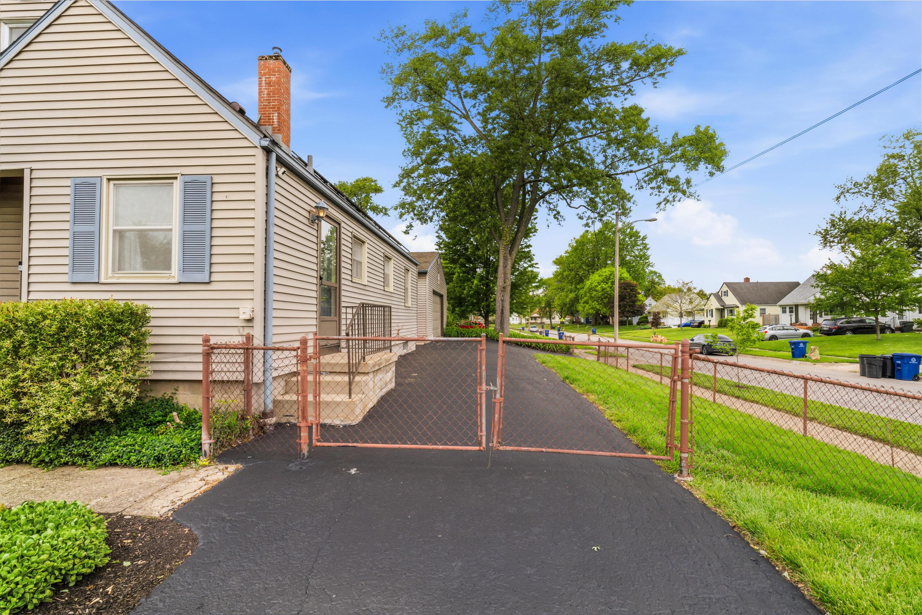 4281 Blythe Road Columbus, OH 43224 - Photo 6 of 57 Gallery Image 6