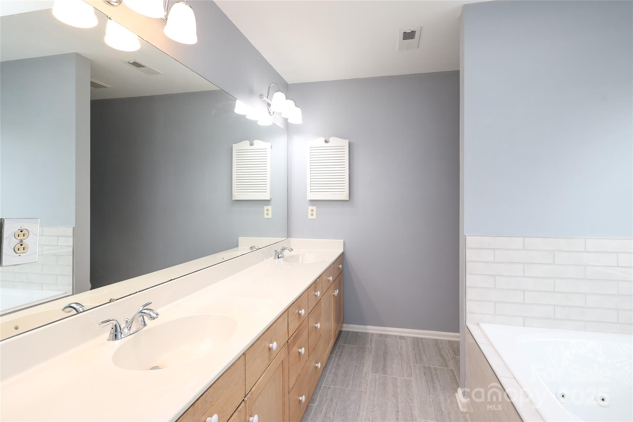 10914 Ridge Acres Road Charlotte, NC 28214 - Photo 26 of 48 Gallery Image 26