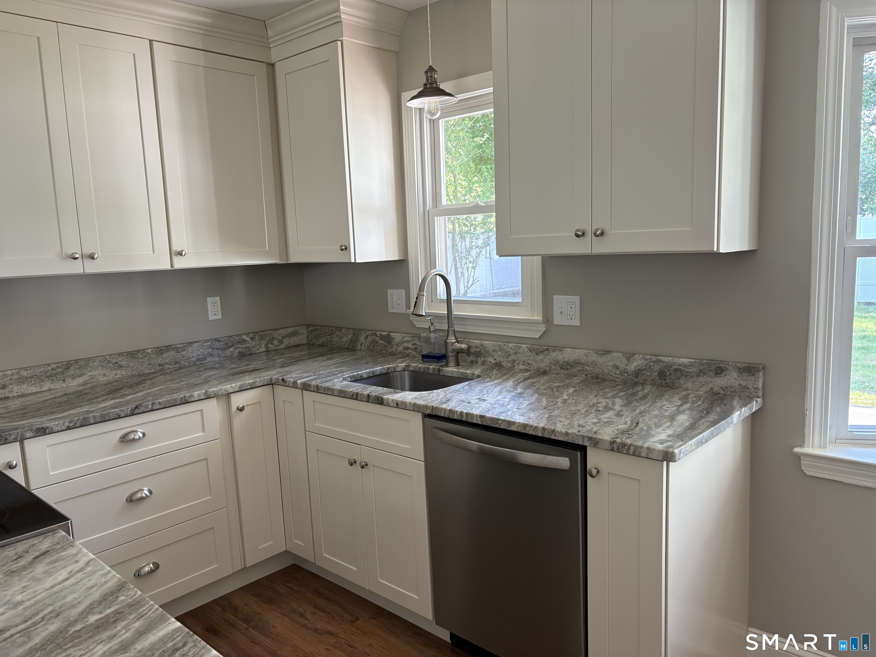 32 Plum Tree Road Plainville, CT 06062 - Photo 7 of 19