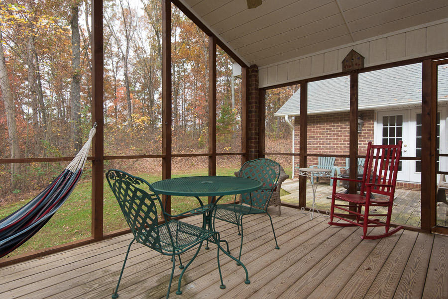 1035 Seed Tick Road Philadelphia, TN 37846 - Photo 20 of 25 Screened In Porch