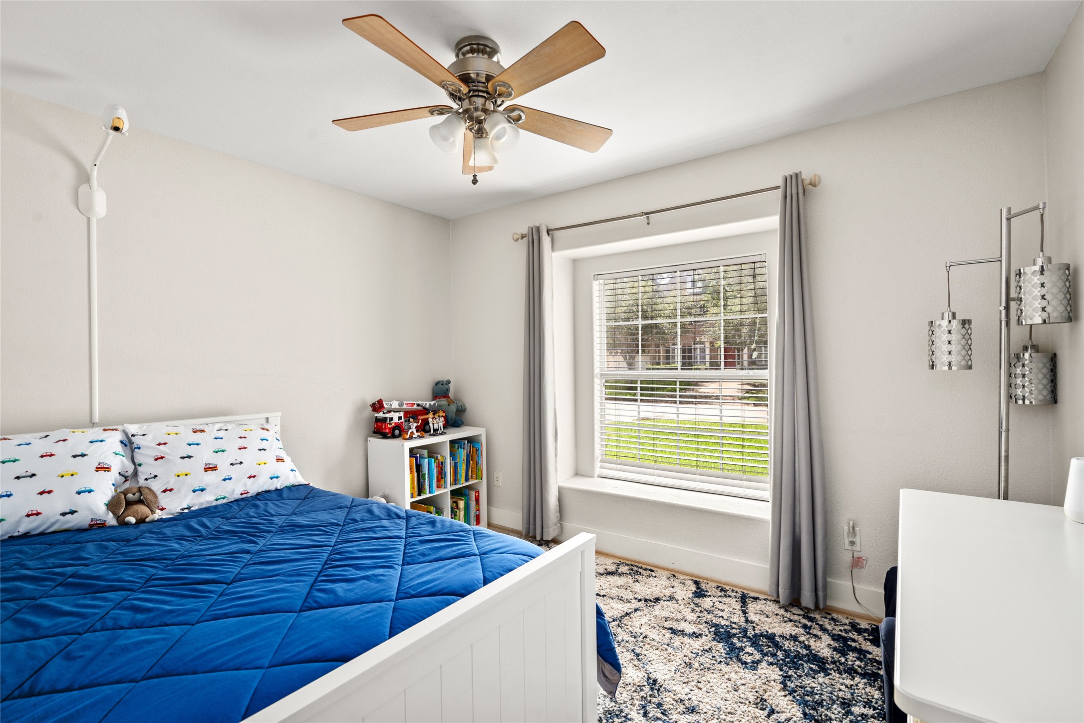 5614 Edith Street Houston, TX 77081 - Photo 13 of 19 The other secondary bedroom of the home.