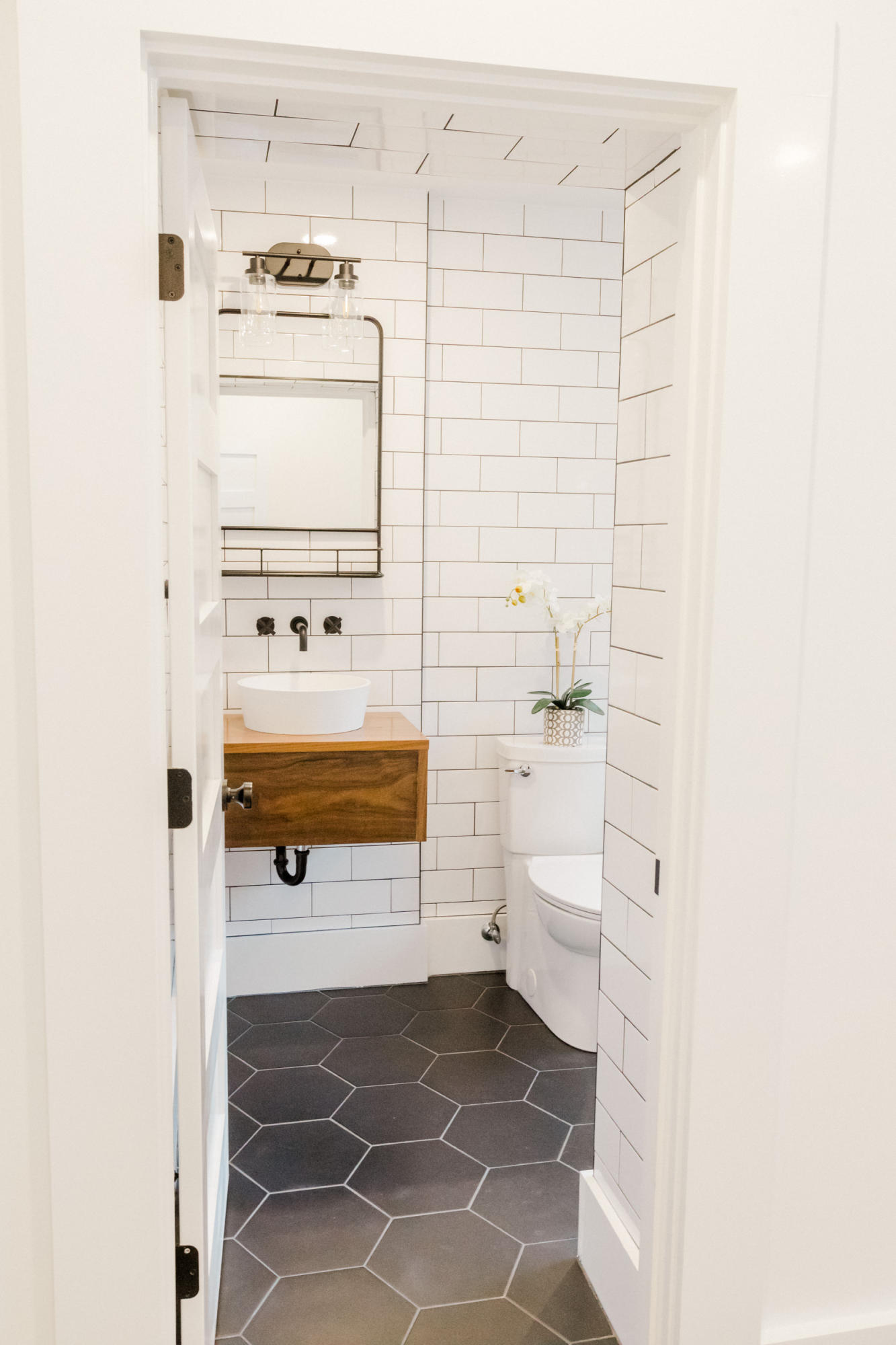 829 Rutledge Avenue Charleston, SC 29403 - Photo 20 of 79 Bathroom
