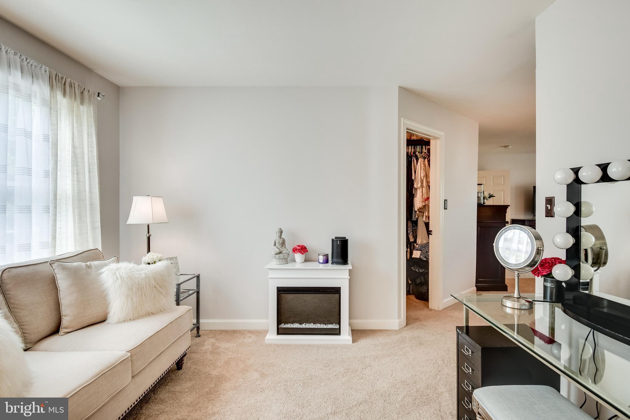 43327 Ritter Lane Chantilly, VA 20152 - Photo 30 of 65 Sitting room in Master to enjoy some quiet time