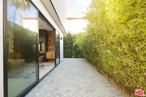 $2,299,000 | 212 Bay Street, Unit 103, Santa Monica, CA 90405