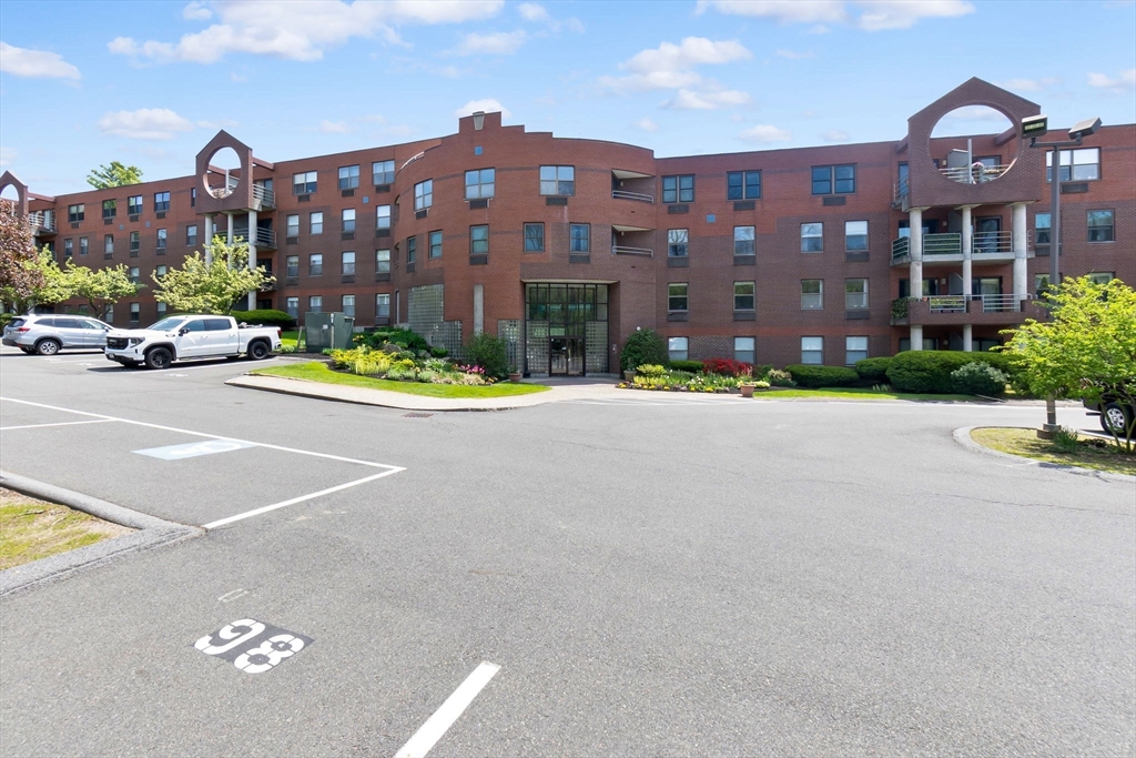 1 Loring Avenue, Unit 212 Swampscott, MA 01907 - Photo 2 of 35