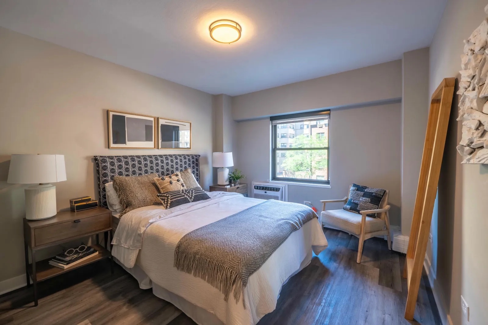 5815 North Sheridan Road, Unit 412 Chicago, IL 60660 - Photo 4 of 11