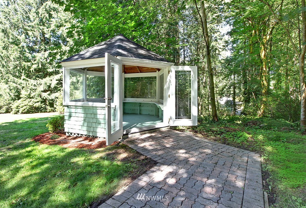 16060 Pearson Point Road Northeast Poulsbo, WA 98370 - Photo 14 of 15 Gallery Image 14