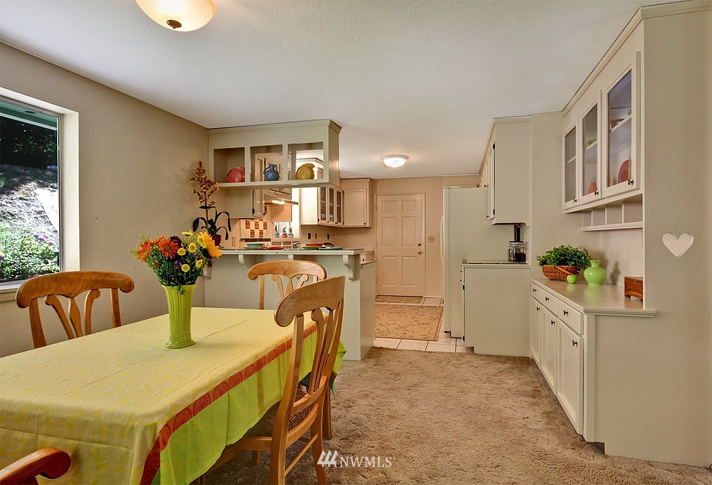 16060 Pearson Point Road Northeast Poulsbo, WA 98370 - Photo 4 of 15 Gallery Image 4