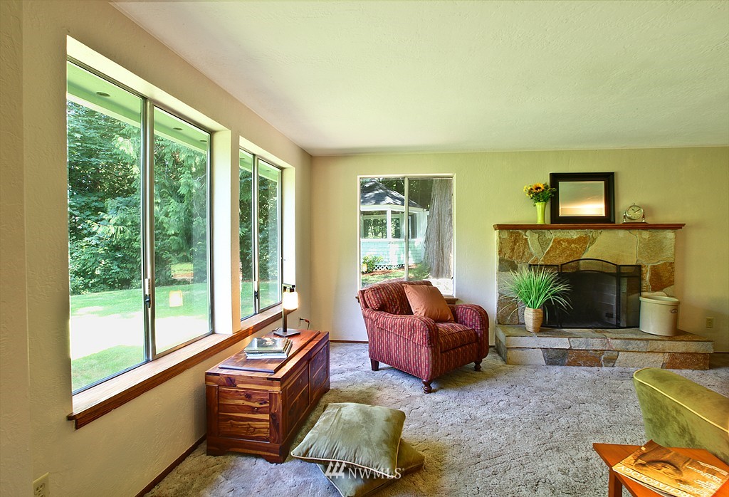 16060 Pearson Point Road Northeast Poulsbo, WA 98370 - Photo 6 of 15 Gallery Image 6