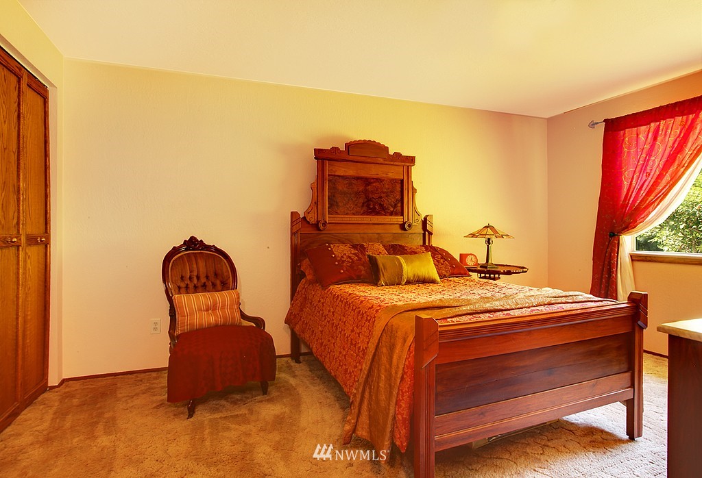16060 Pearson Point Road Northeast Poulsbo, WA 98370 - Photo 7 of 15 Gallery Image 7