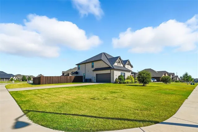 $584,990 | 115 Sapphire Lane, Waxahachie, TX 75165