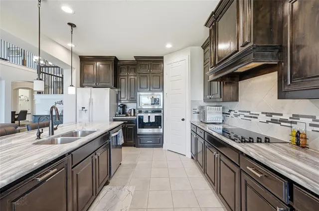 $584,990 | 115 Sapphire Lane, Waxahachie, TX 75165