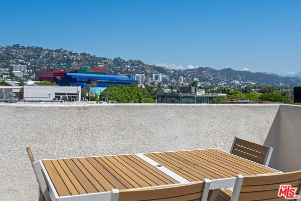 $6,000 | 122 North Clark Drive, Unit 405, West Hollywood, CA 90048
