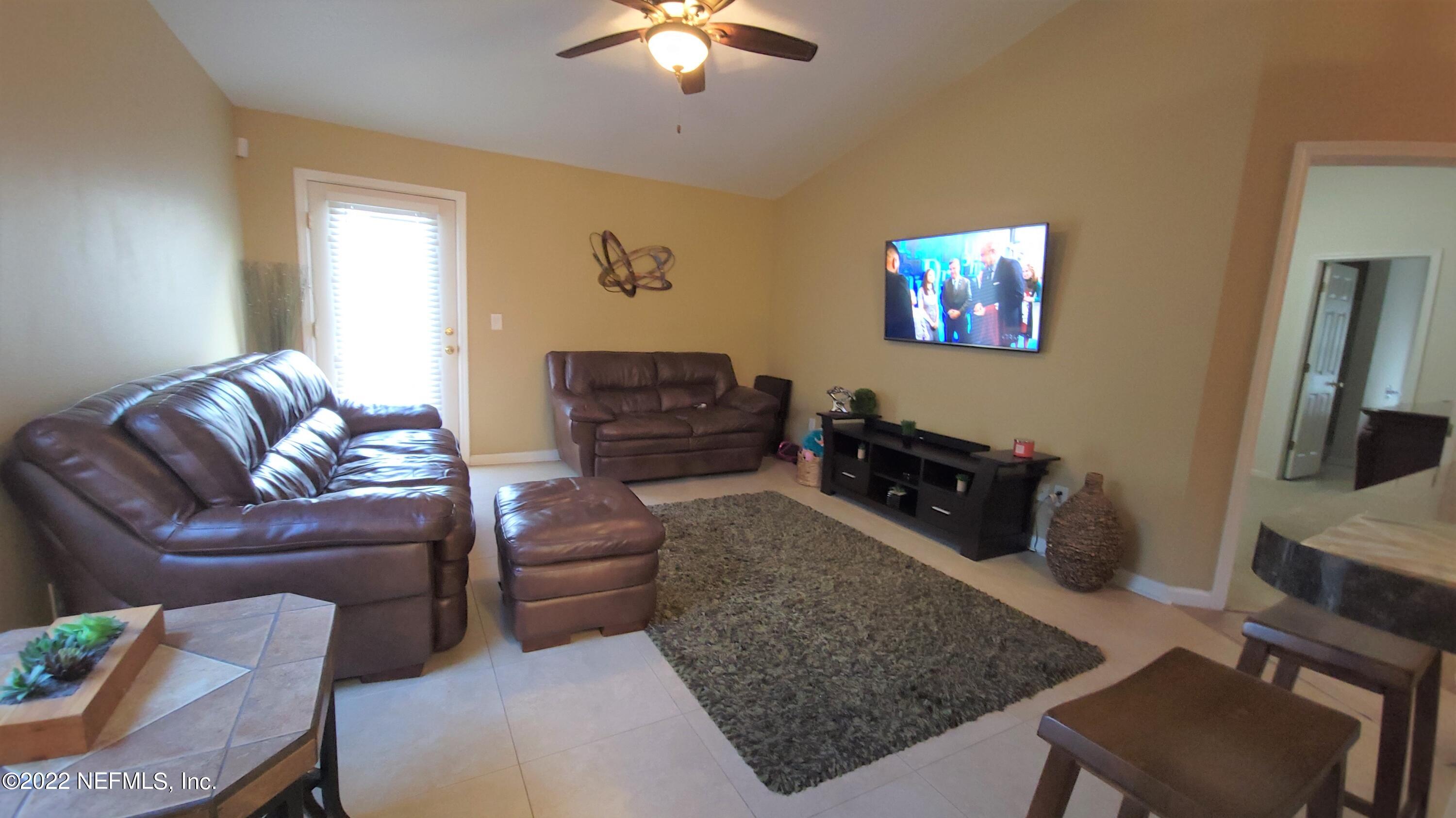 8676 Springtree Road Jacksonville, FL 32210 - Photo 8 of 15 Family