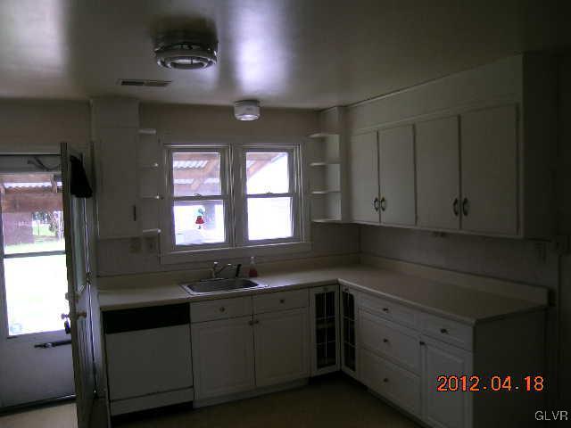 2990 Oakland Road Bethlehem, PA 18017 - Photo 5 of 7 Gallery Image 5