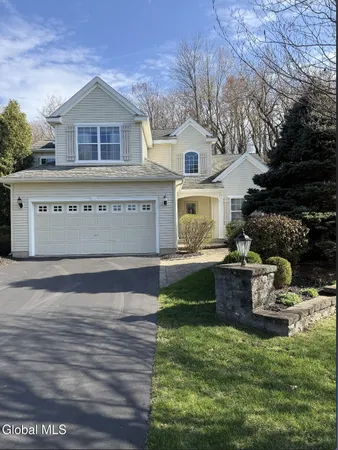 $3,800 | 25 Brittany Oaks, Clifton Park, NY 12065