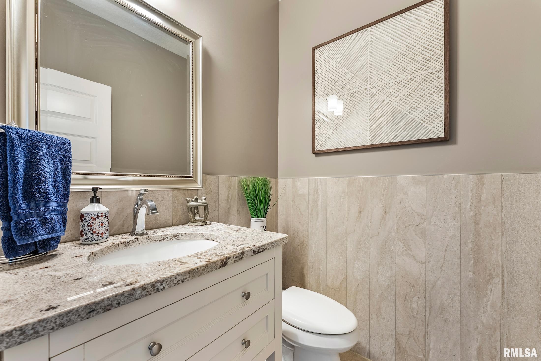 6476 Cardinal Road Bettendorf, IA 52722 - Photo 22 of 61 Gallery Image 22
