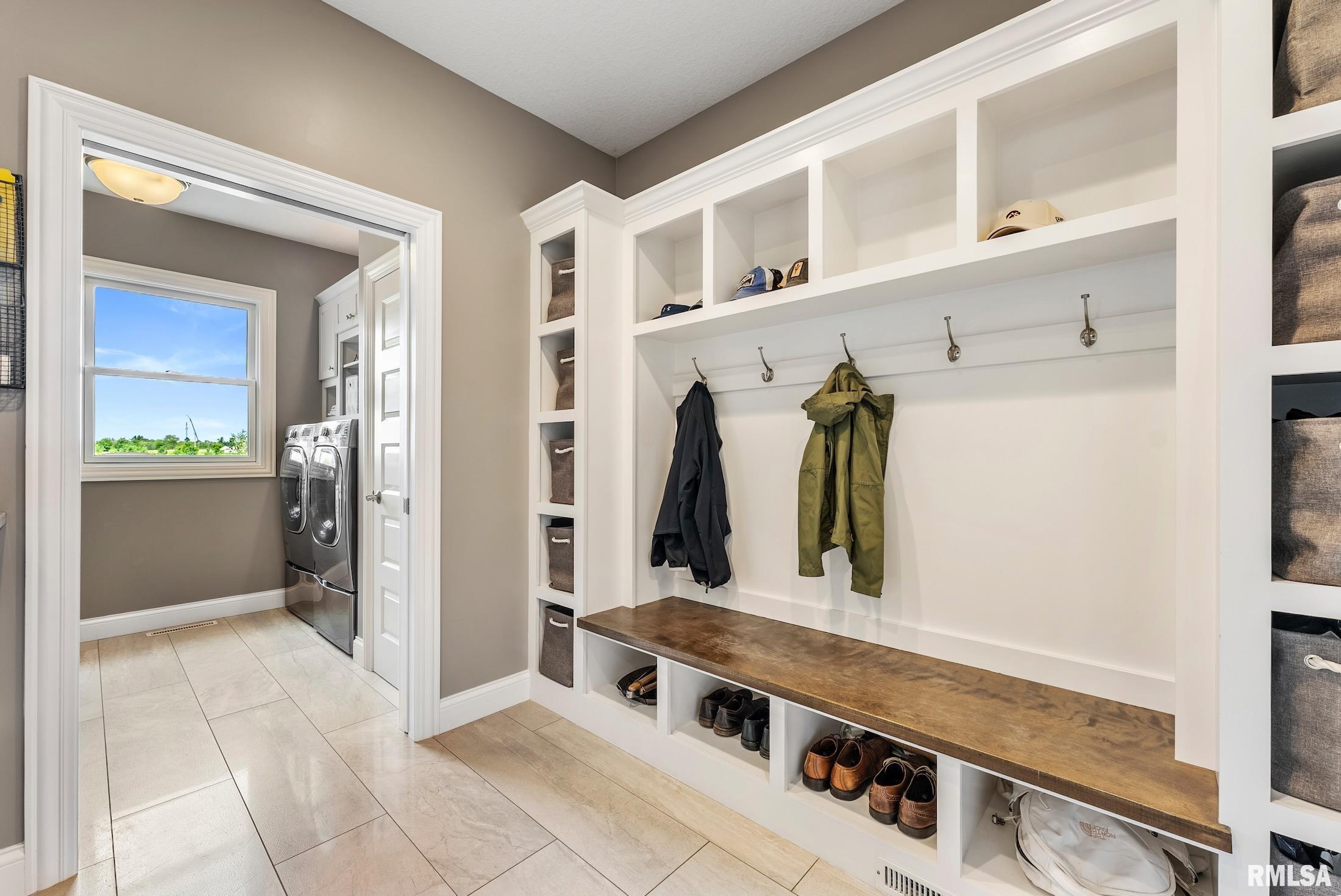 6476 Cardinal Road Bettendorf, IA 52722 - Photo 24 of 61 Gallery Image 24