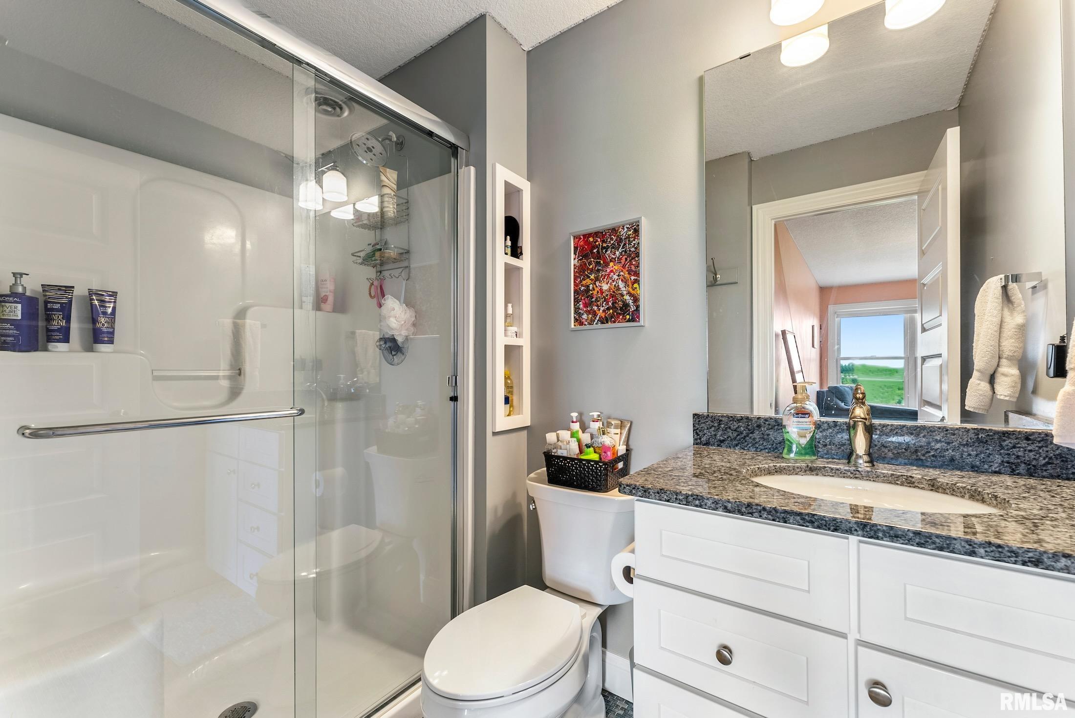 6476 Cardinal Road Bettendorf, IA 52722 - Photo 38 of 61 Gallery Image 38