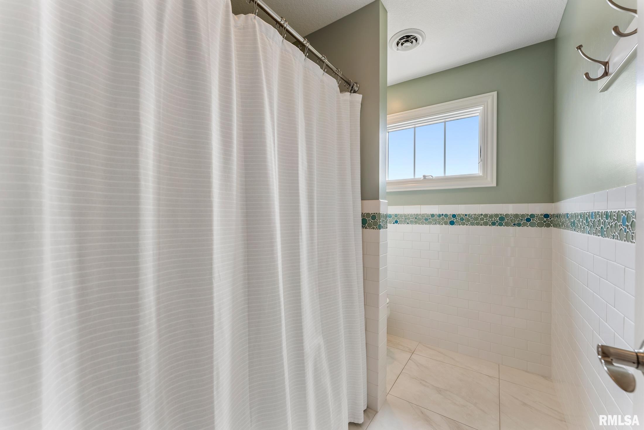 6476 Cardinal Road Bettendorf, IA 52722 - Photo 44 of 61 Gallery Image 44