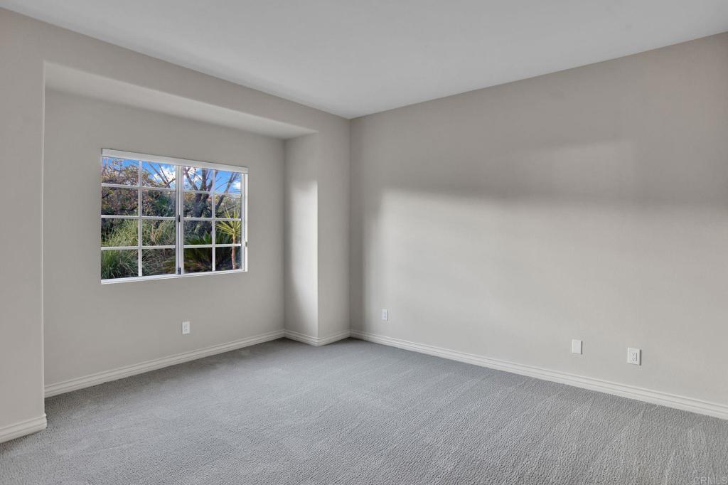 4286 La Canada Road Fallbrook, CA 92028 - Photo 24 of 60 an empty room with a window