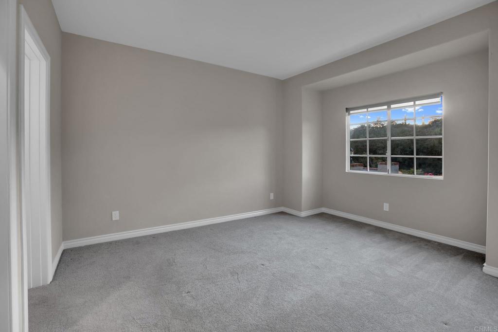4286 La Canada Road Fallbrook, CA 92028 - Photo 26 of 60 an empty room with windows