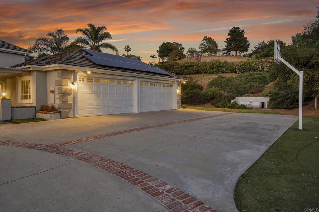 4286 La Canada Road Fallbrook, CA 92028 - Photo 38 of 60 a view of a house with a street