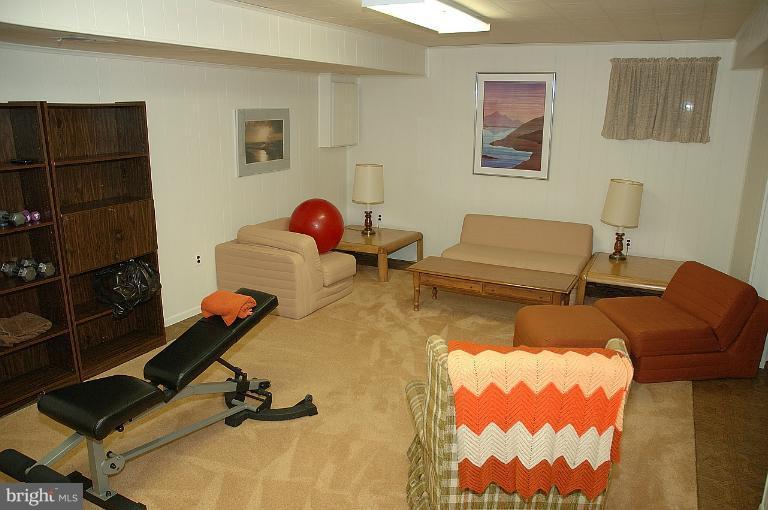 1082 Old Cedar Road McLean, VA 22102 - Photo 9 of 14 Interior (General)