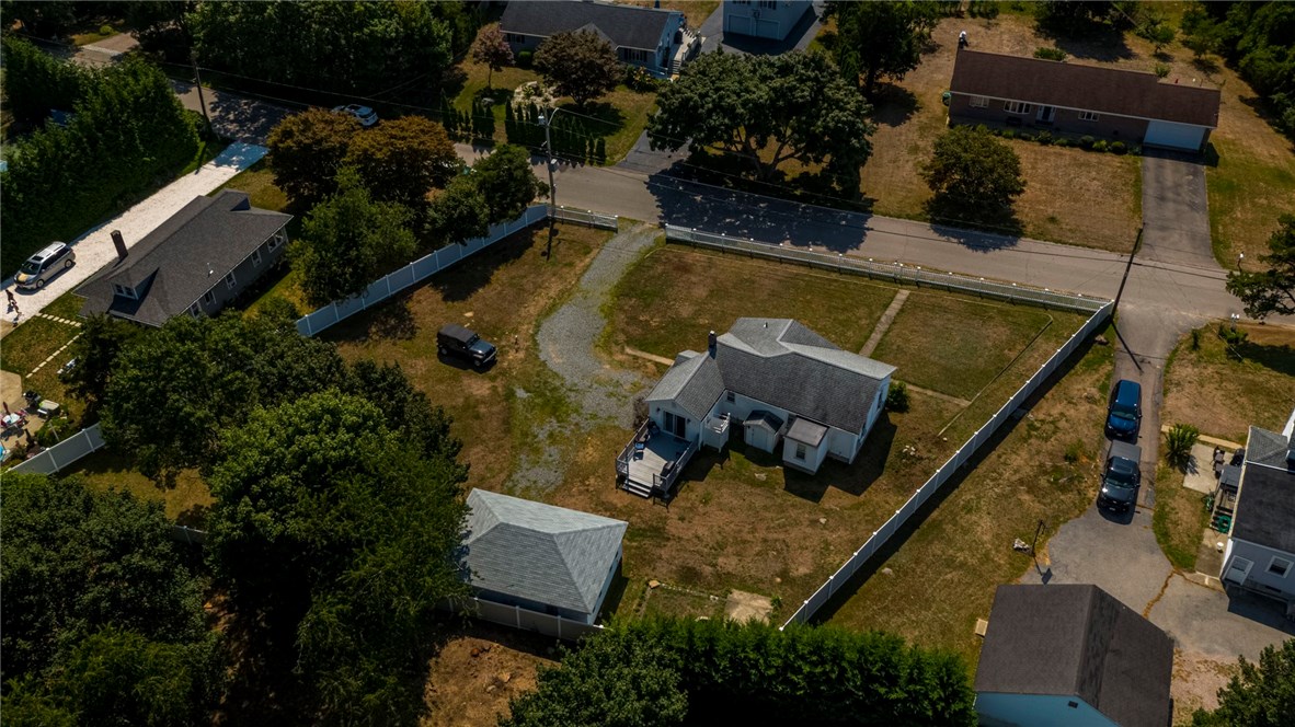 26 Babcock Road Westerly, RI 02891 - Photo 3 of 30