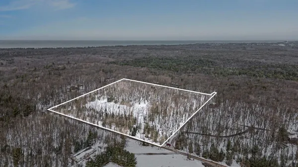 $105,500 | 1548 Critter Trail, Manistee, MI 49660